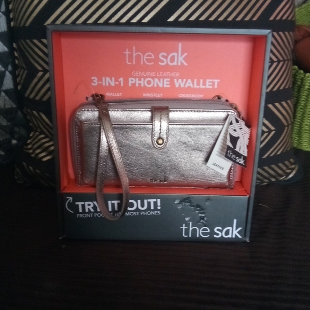 The Sak 3 in 1 Wallet, wristlet, crossbody